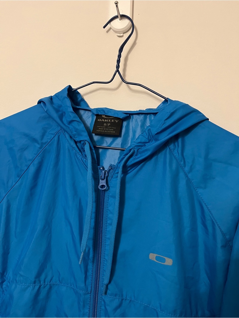 Oakley Men’s Lightweight Blue Hooded Windbreaker Jacket image 4